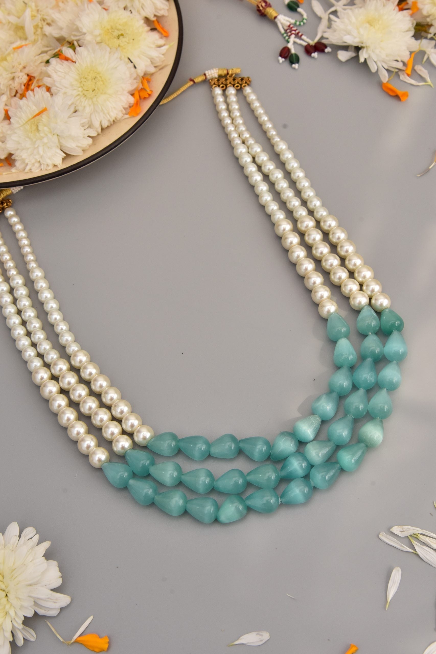 Green and White Pearls Layered Necklace