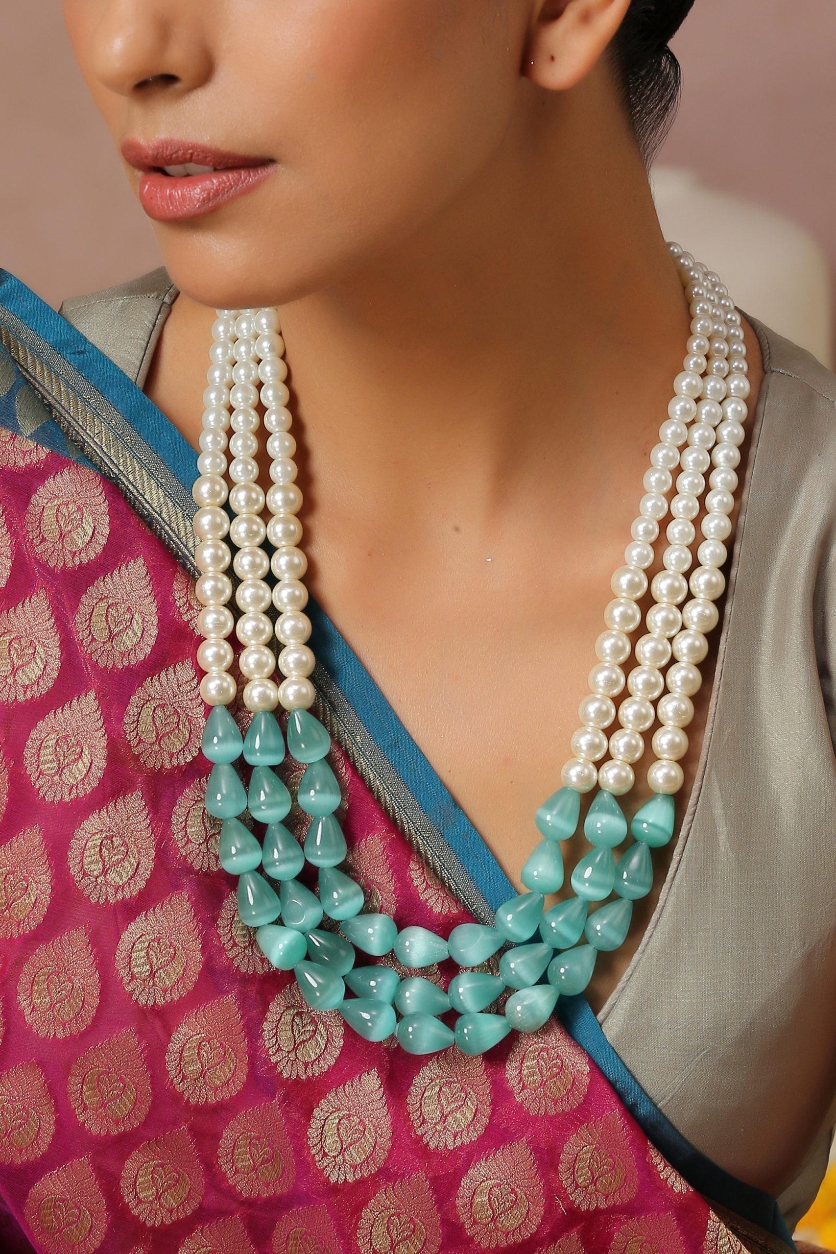 Green and White Pearls Layered Necklace