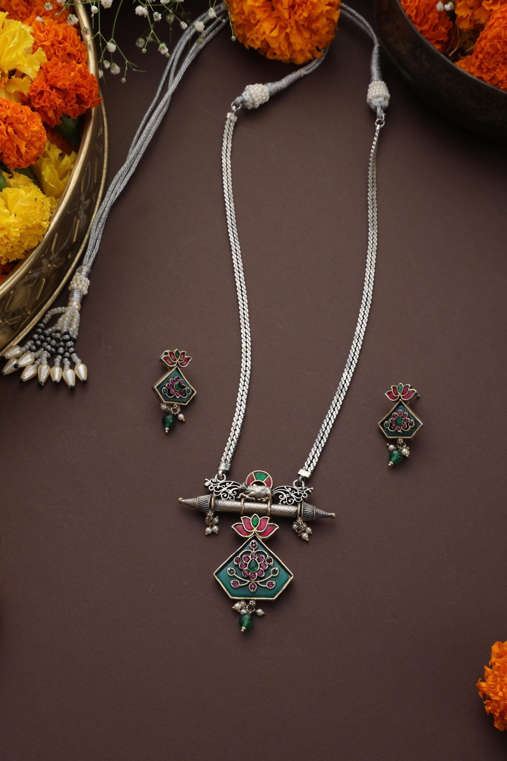 Mint Silver Tone Jadau Kundan Pendant Necklace Set