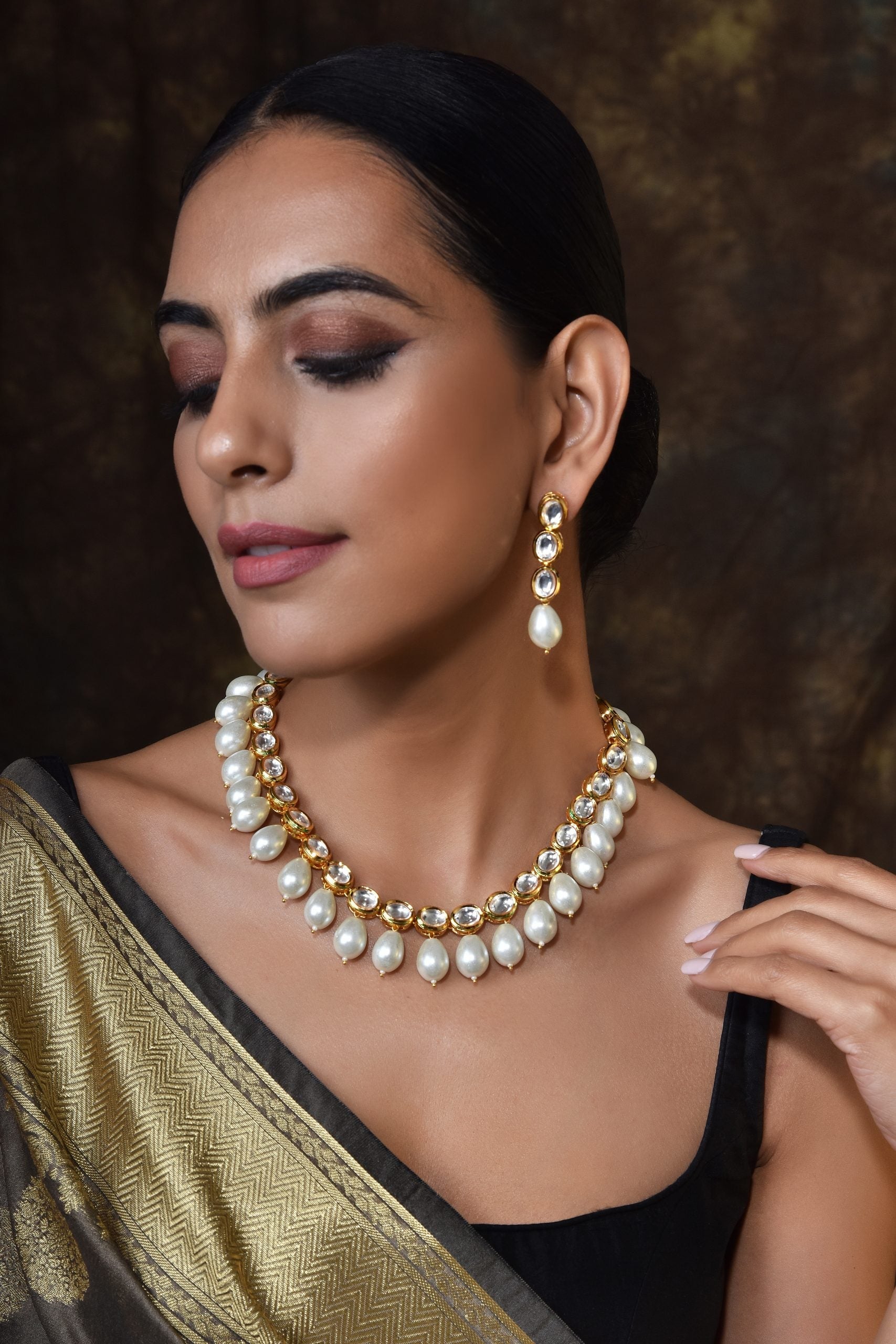 White Gold Tone Kundan Pearl Necklace Set