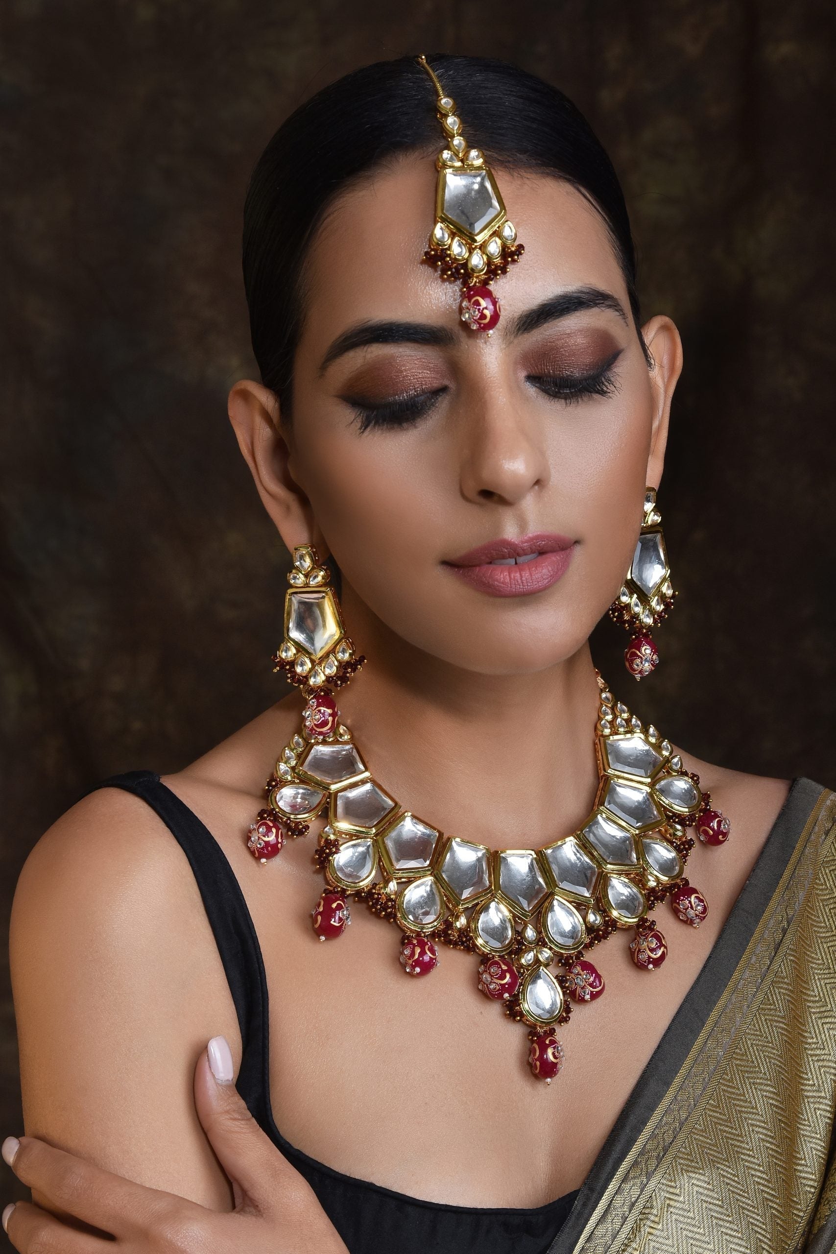 Red Gold Tone Kundan Necklace Set with Maang Tikka