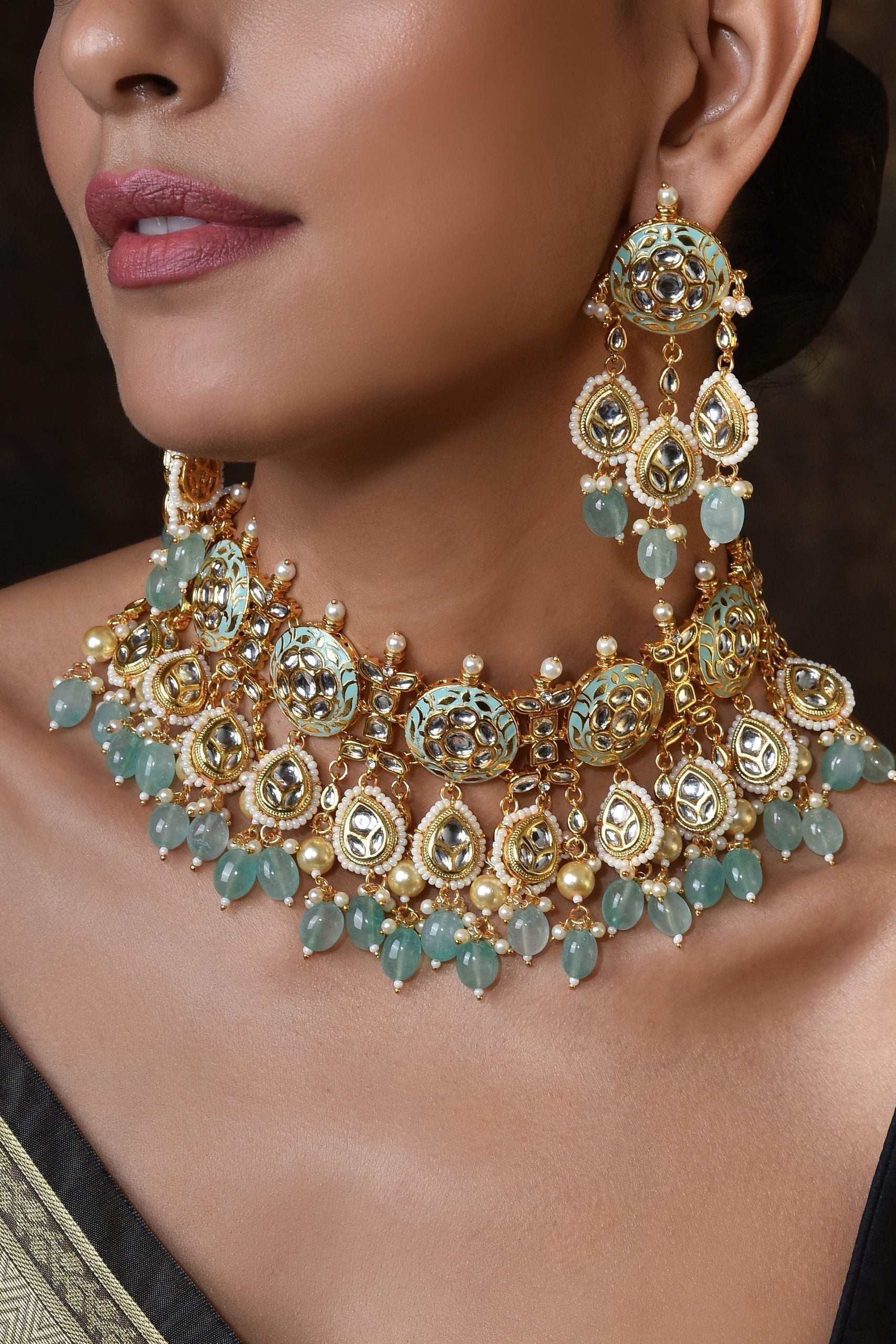 Ferozi Gold Tone Kundan Necklace Set with Maang Tikka