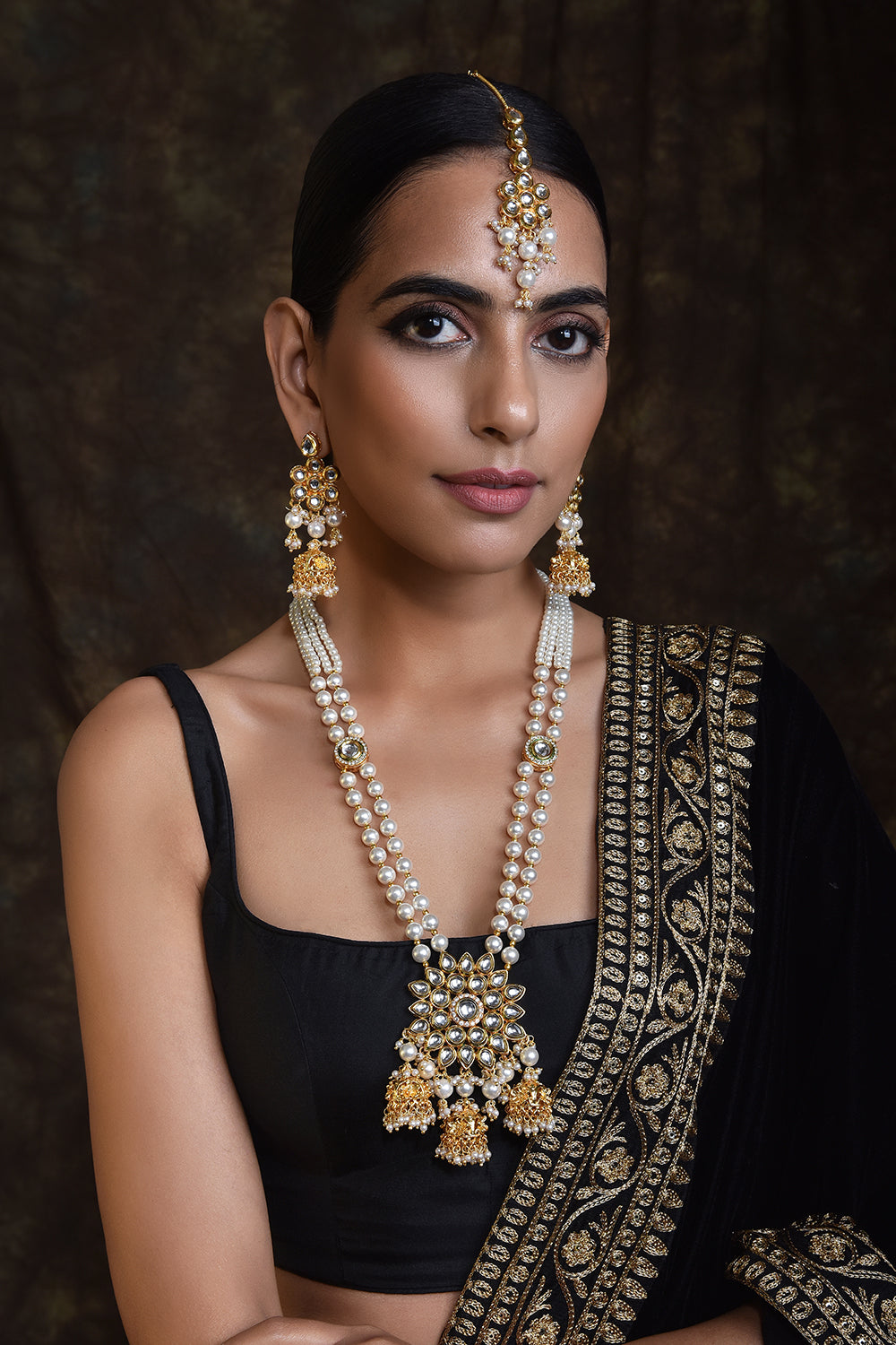 White Gold Tone Long Kundan Necklace Set with Maang Tikka