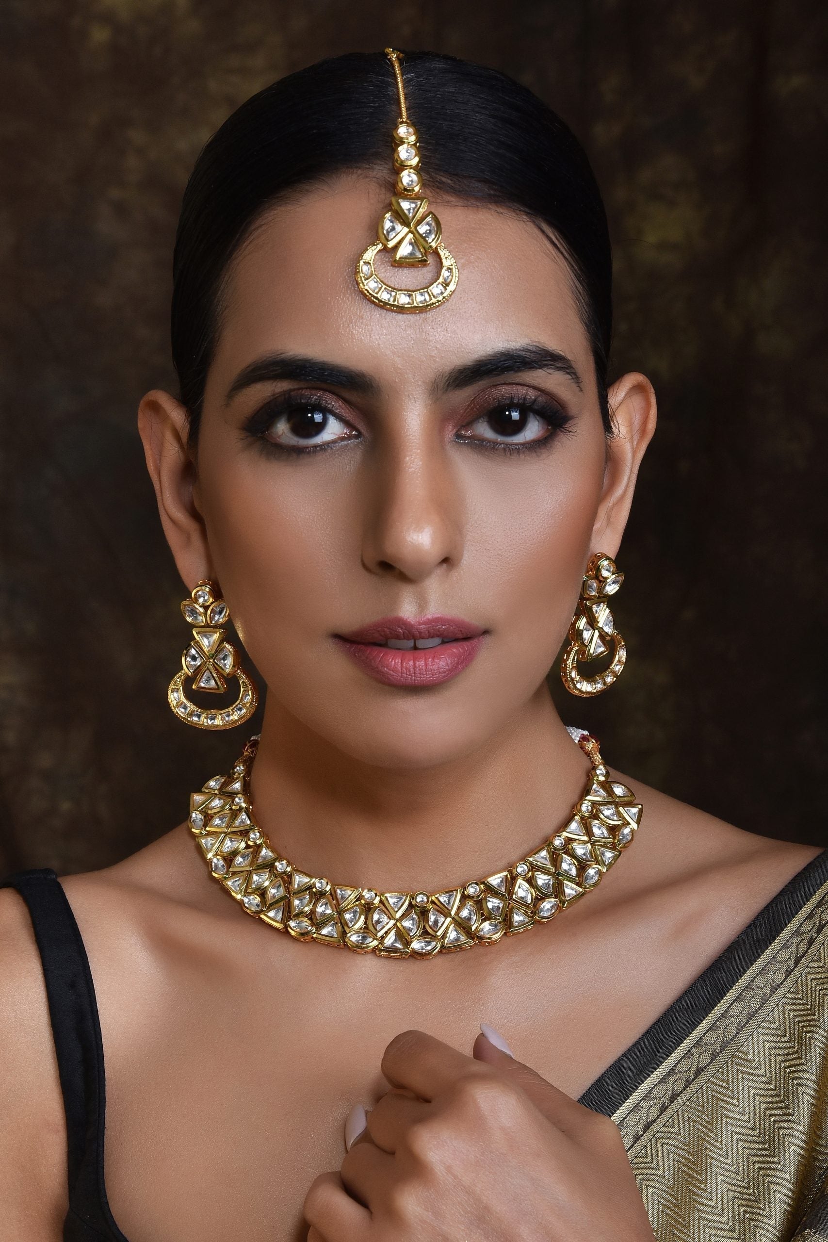 Gold Tone Kundan Necklace Set with Maang Tikka