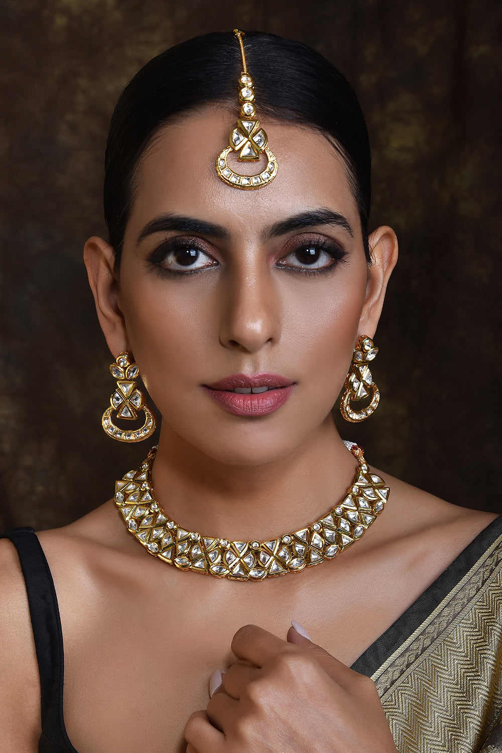 Gold Tone Kundan Necklace Set with Maang Tikka