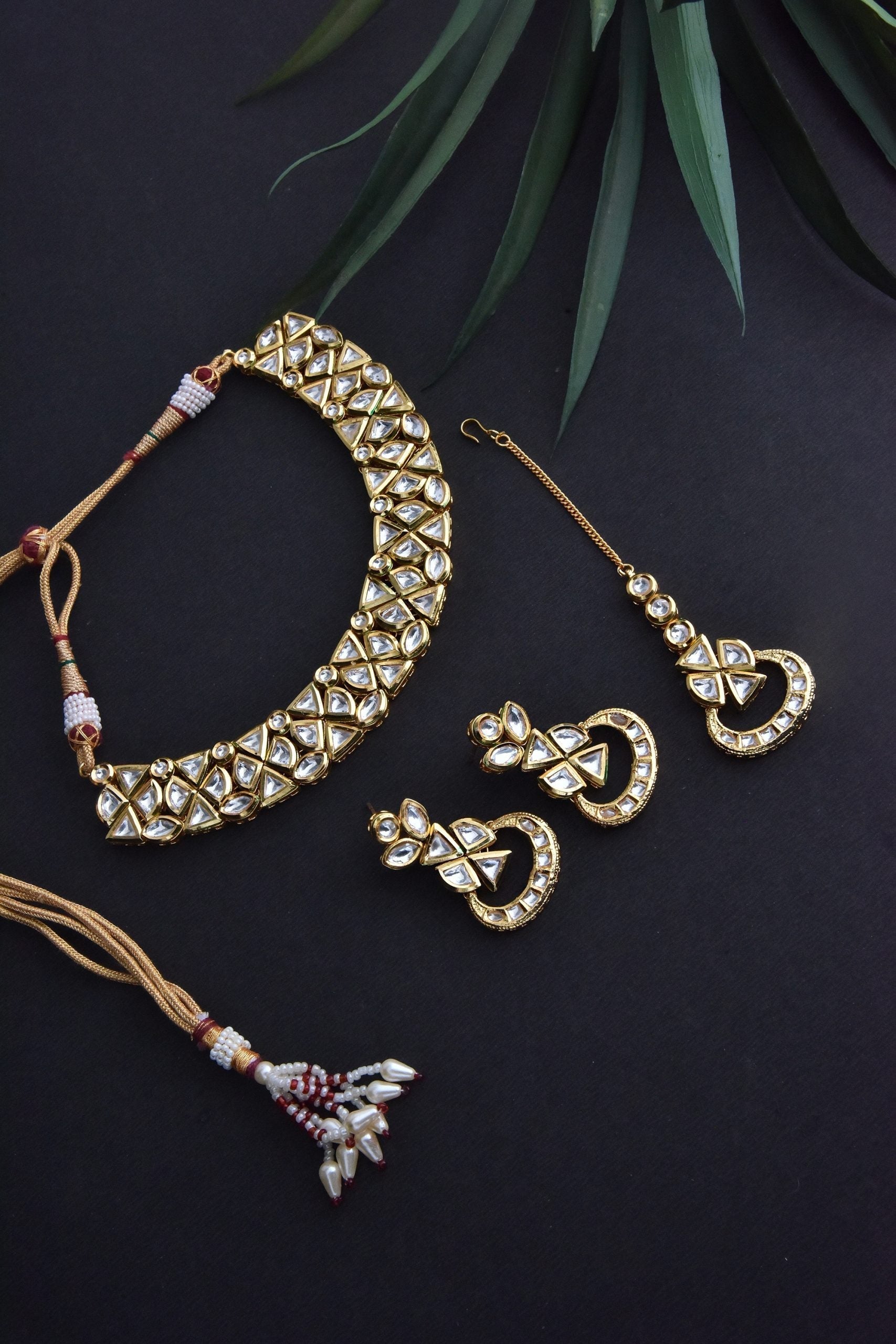 Gold Tone Kundan Necklace Set with Maang Tikka