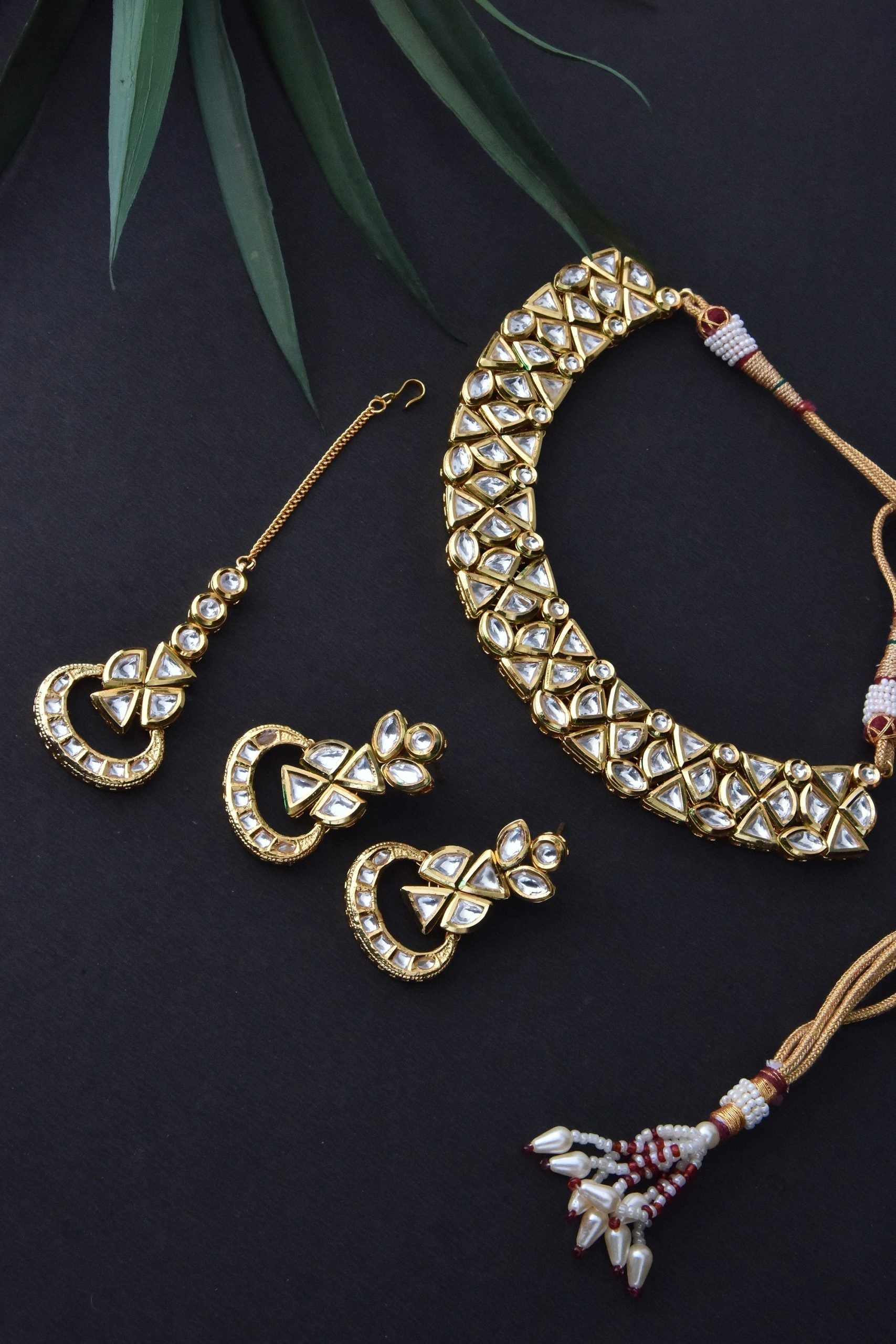 Gold Tone Kundan Necklace Set with Maang Tikka