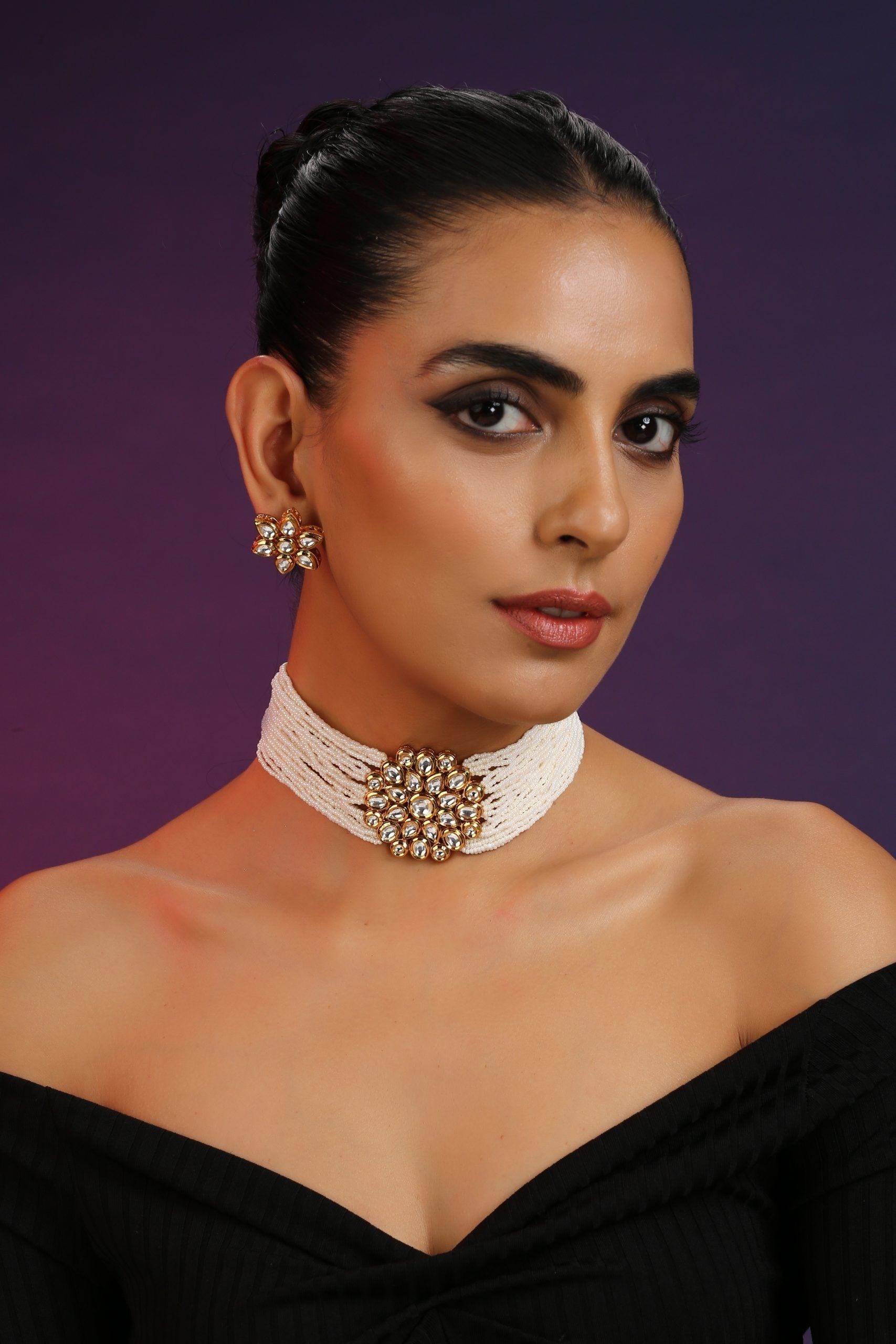 White Gold Tone Kundan and Pearls Choker Set