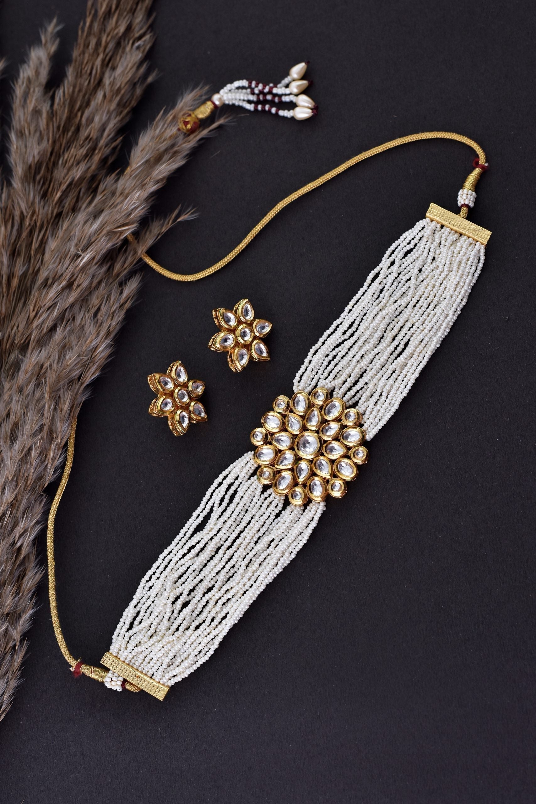 White Gold Tone Kundan and Pearls Choker Set