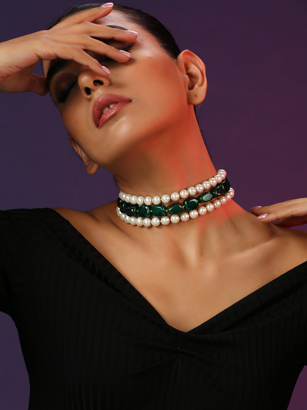 Green and White Pearls Choker Necklace