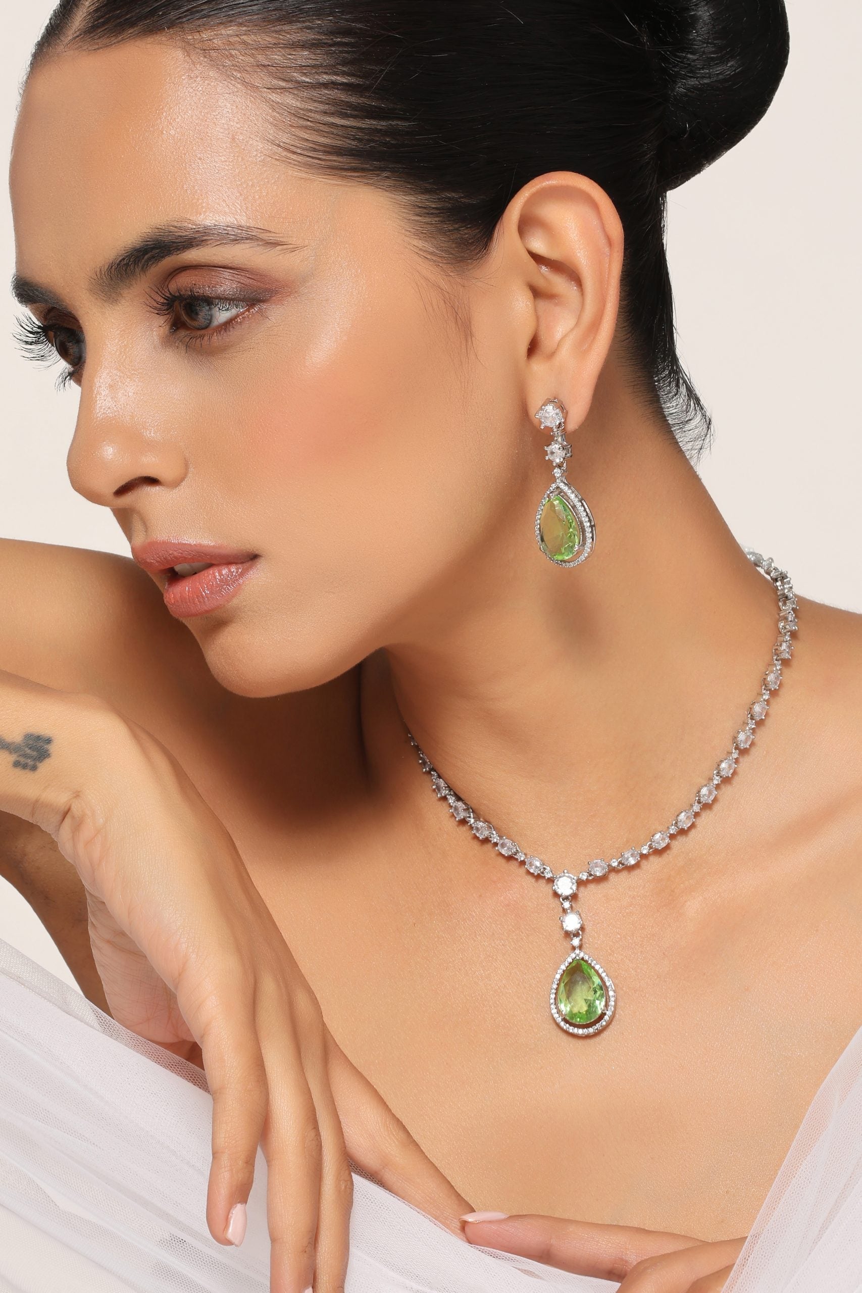 Emerald Silver Tone Zirconia Pendant Necklace Set