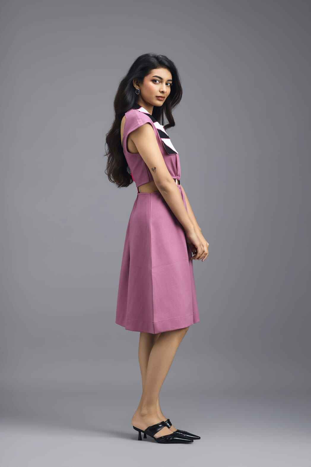 PINK FIT-AND-FLARE DRESS WITH NEON CONTRAST COLLAR