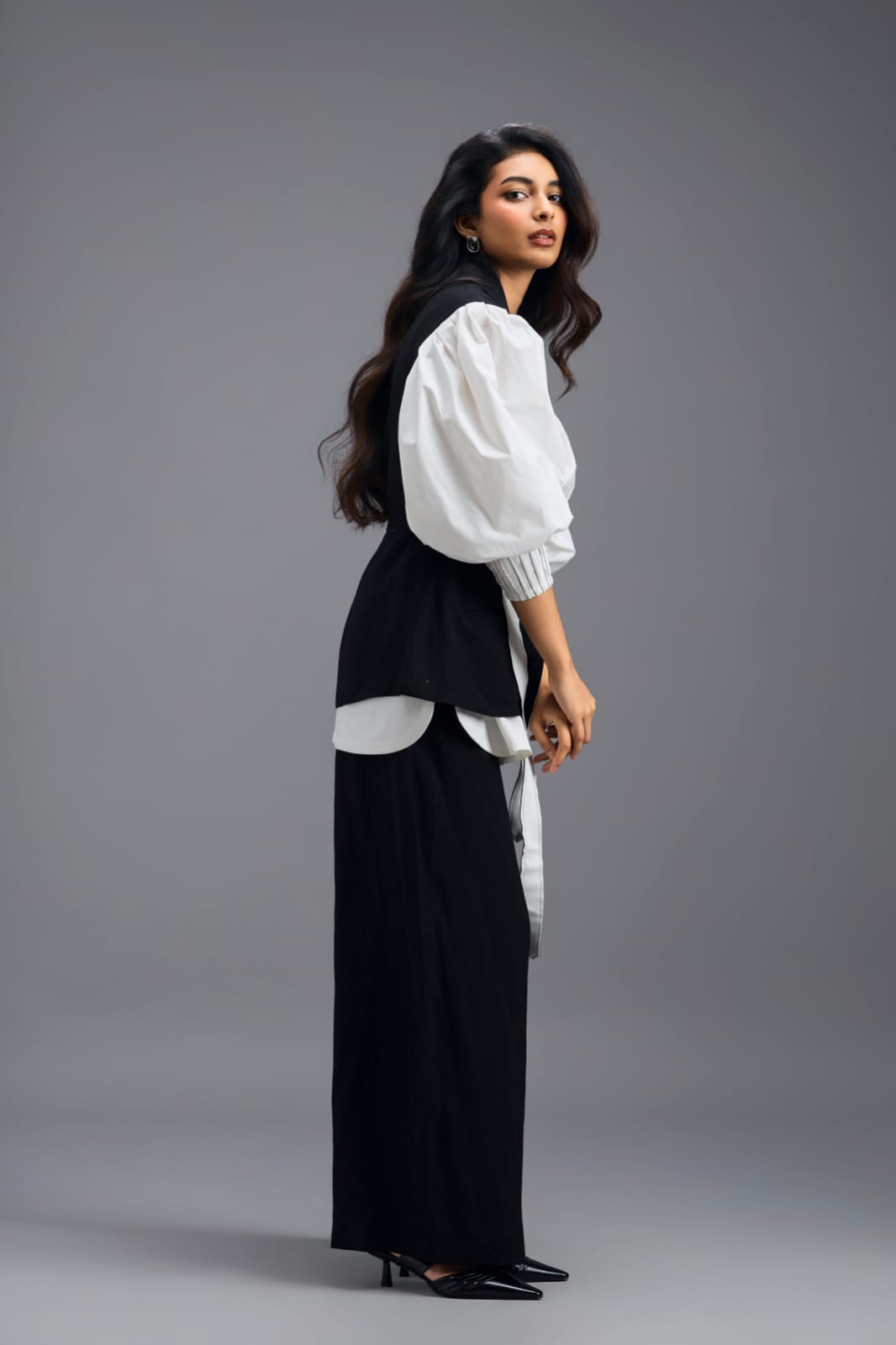 WHITE VOLUMINOUS PUFF-SLEEVE SHIRT