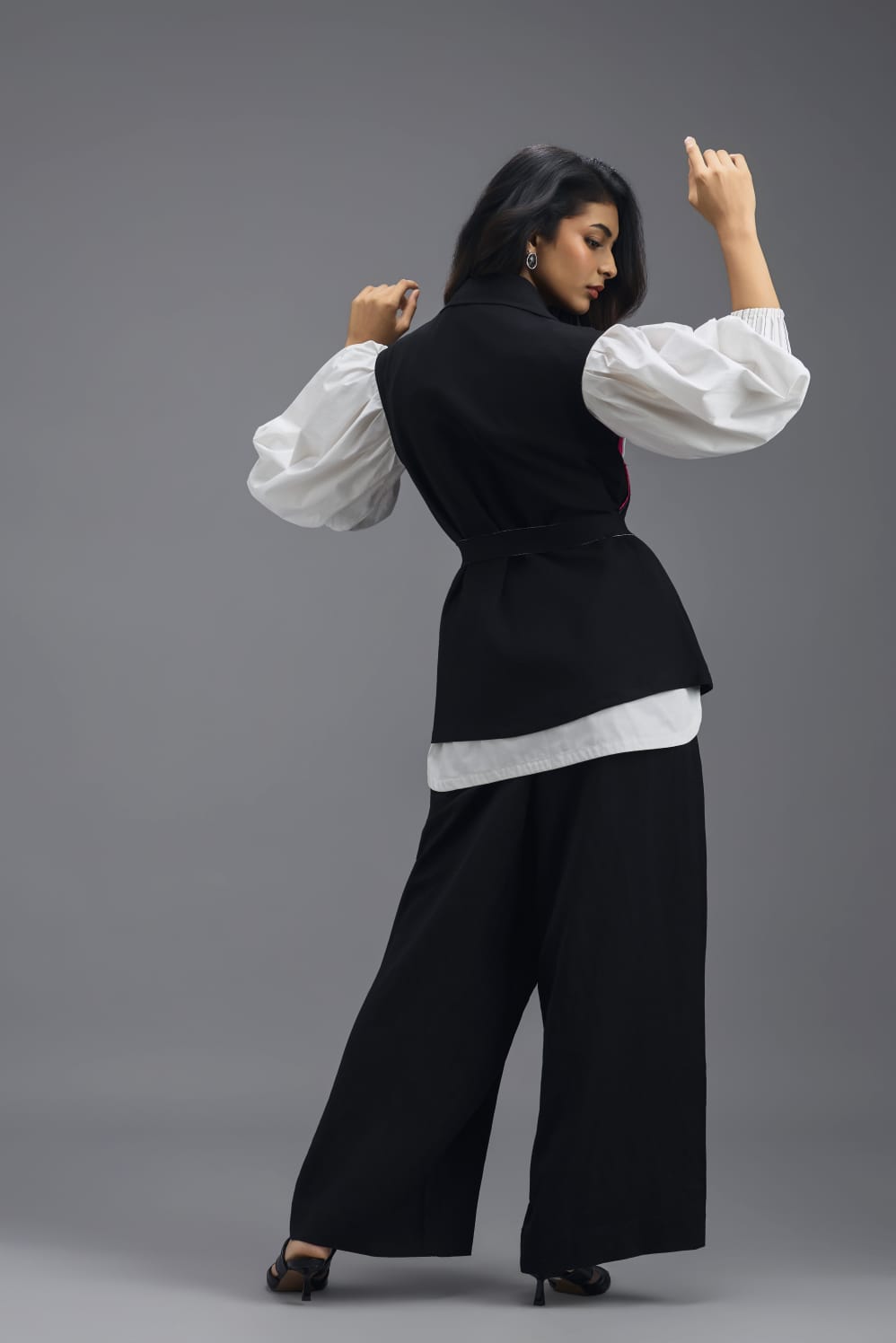 WHITE VOLUMINOUS PUFF-SLEEVE SHIRT