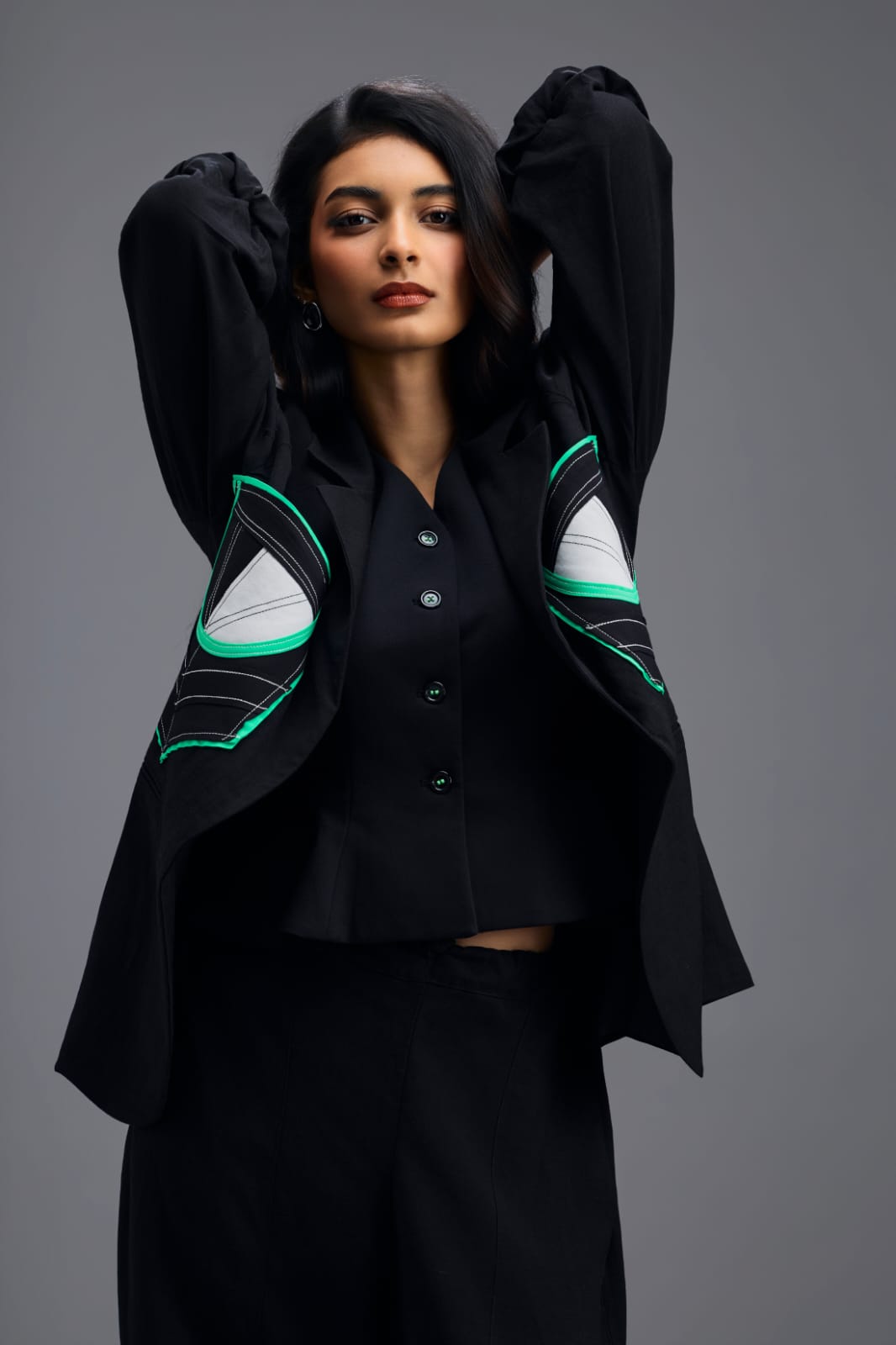 BLACK INNER SLIP TOP