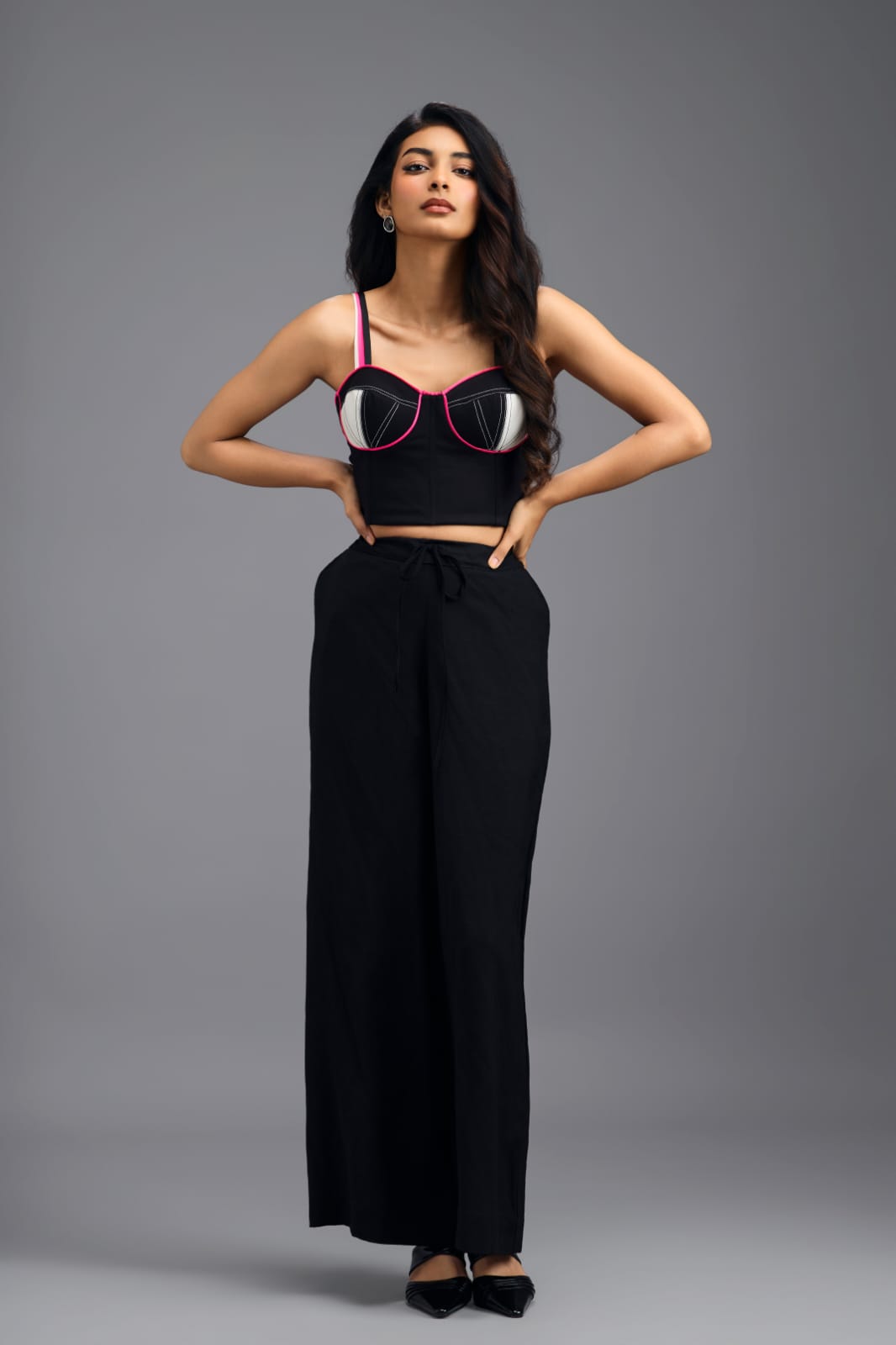 BLACK STRUCTURED BRALETTE TOP WITH SEAM DETAILING