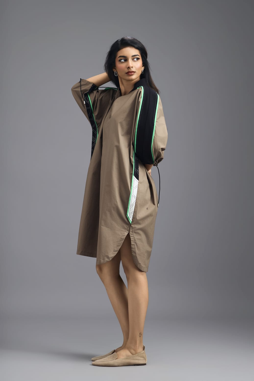 MUD OVERSIZED BOXY DRESS WITH NEON CONTRAST STRIPE