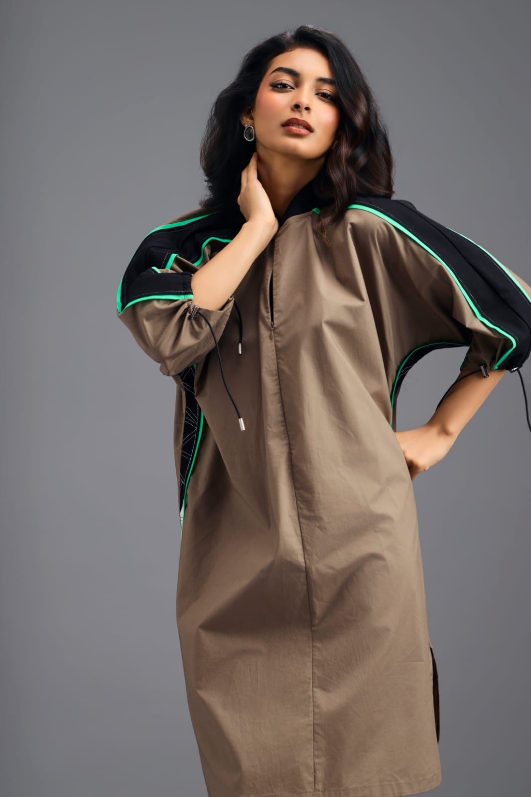 MUD OVERSIZED BOXY DRESS WITH NEON CONTRAST STRIPE