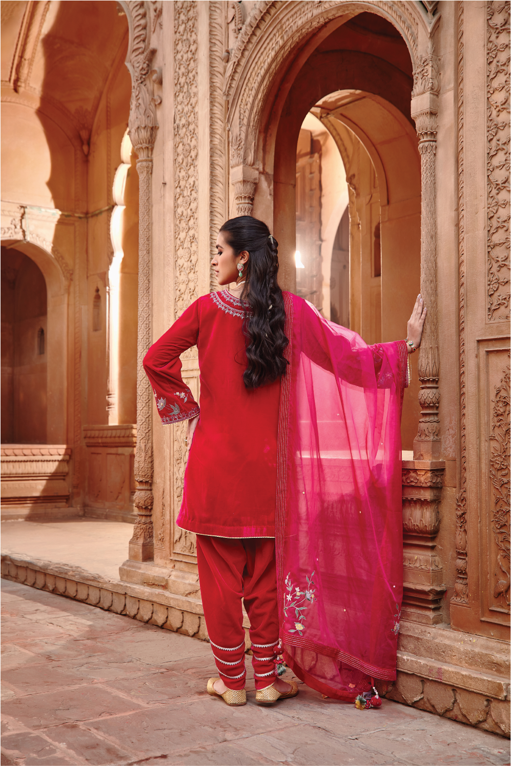 Arzu Rani Pink Velvet Kurta Set with Structured Organza Dupatta
