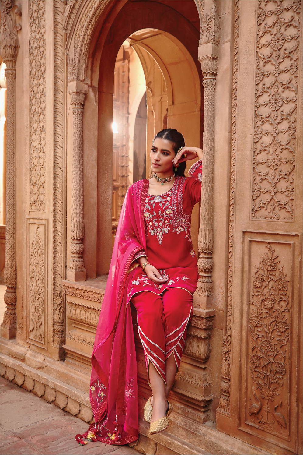Arzu Rani Pink Velvet Kurta Set with Structured Organza Dupatta