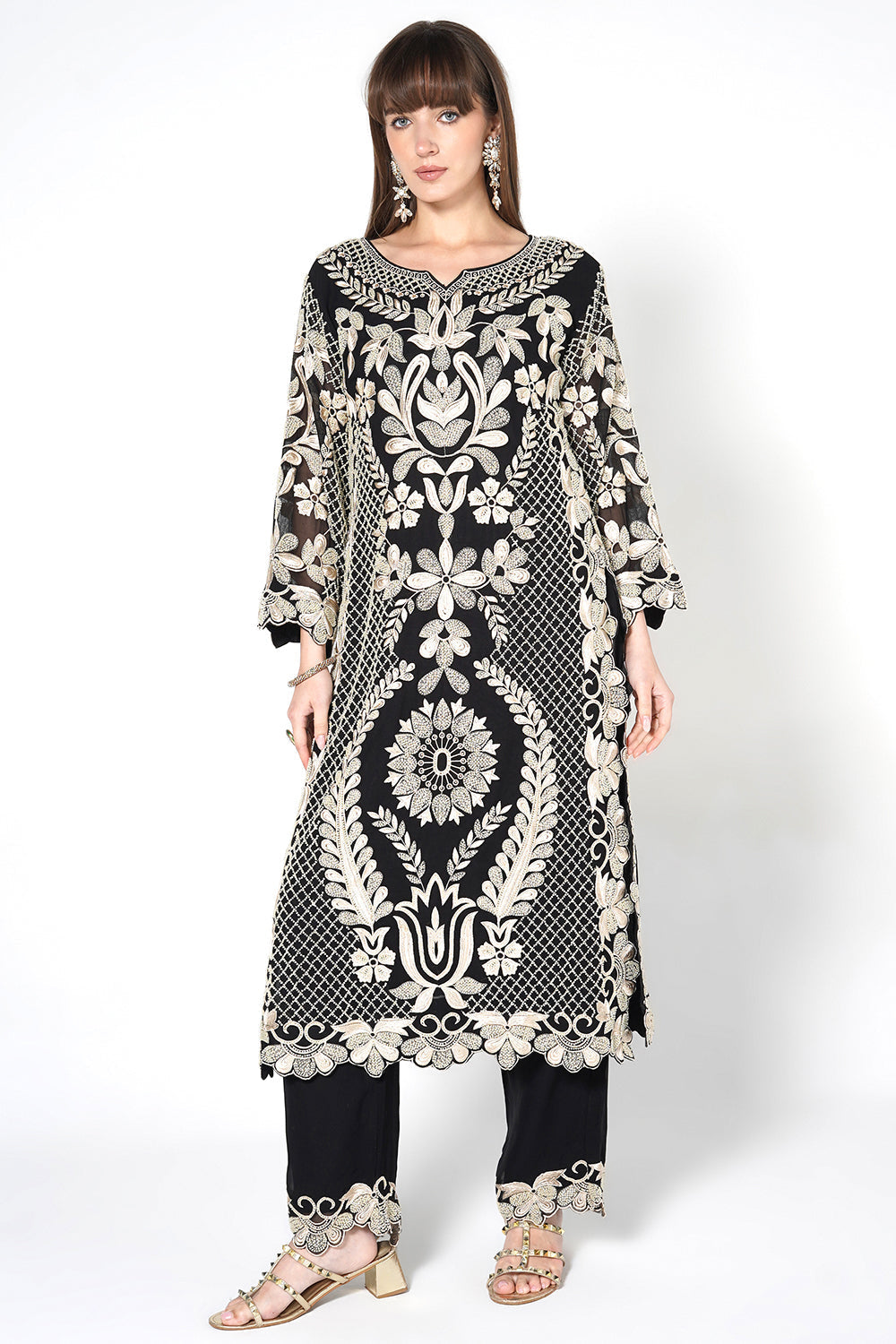 Black Georgette Embroidered Kurta Set with Scalloped Hem