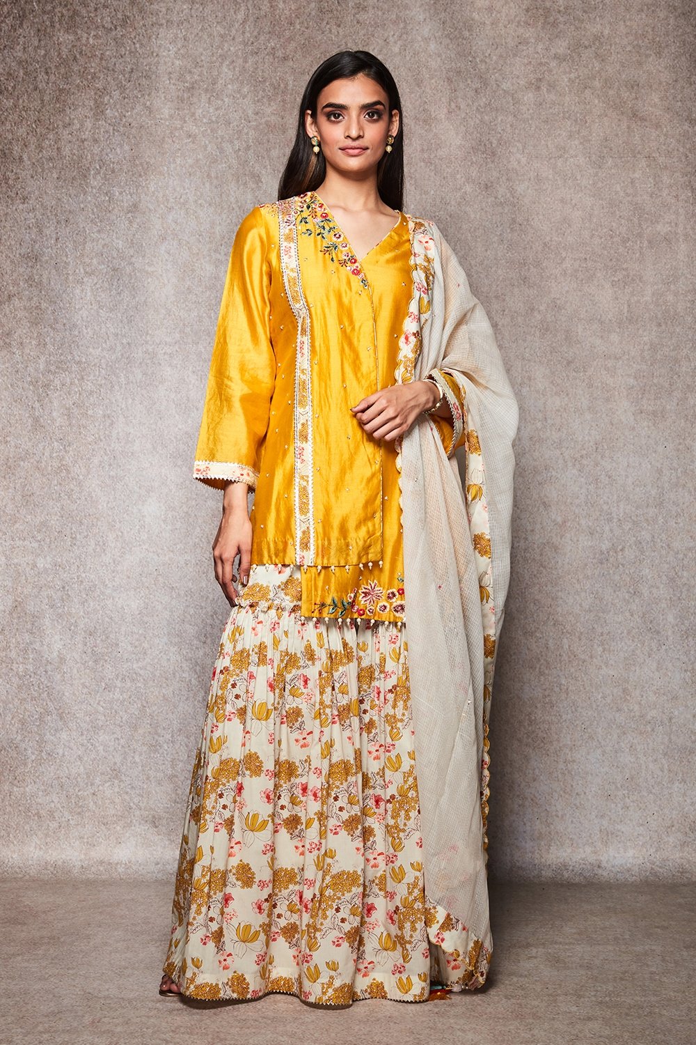 FARHEEN - ajieshoberoi