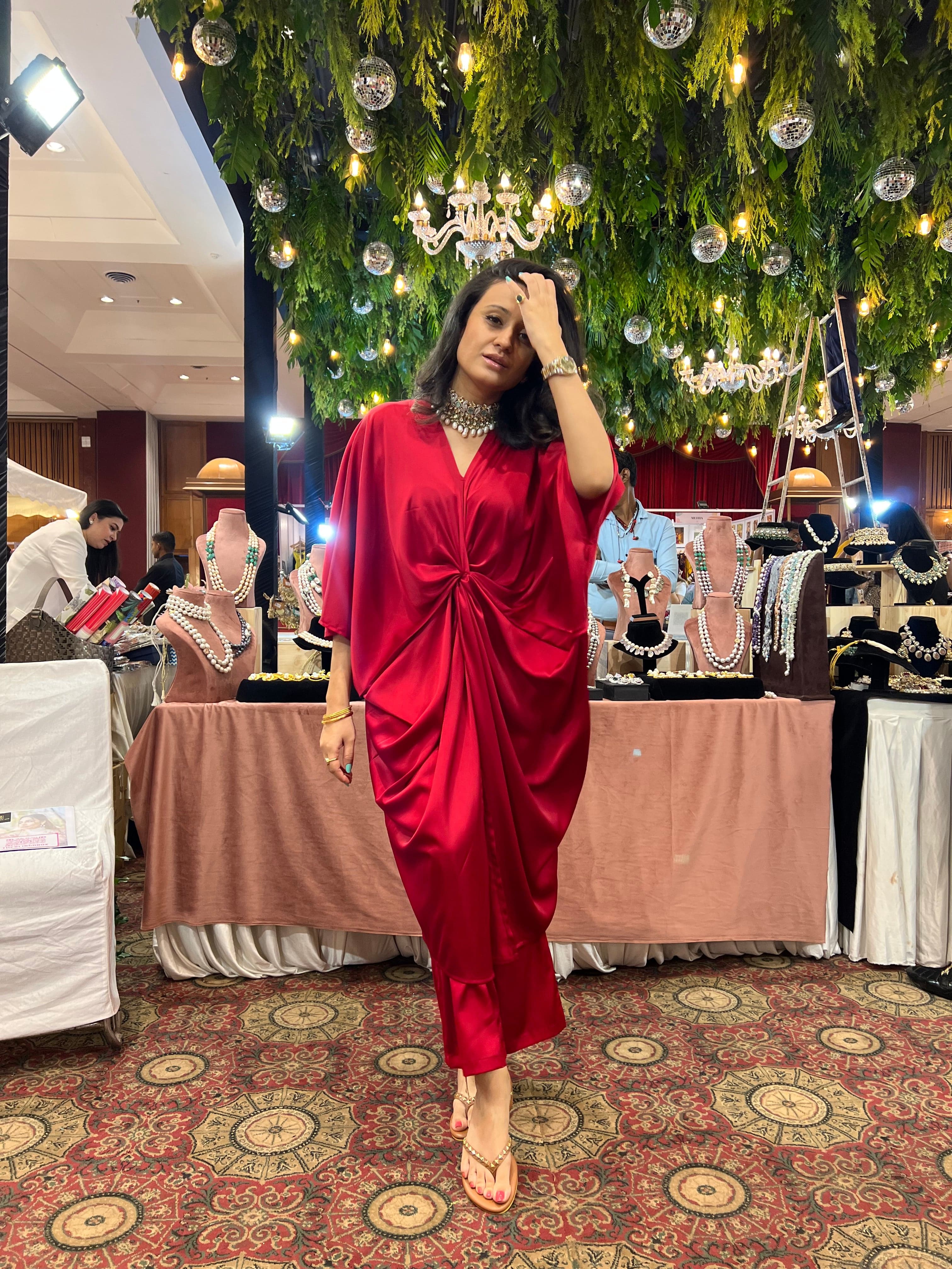 Mitaliwadhwa Red Luxe Knot Set