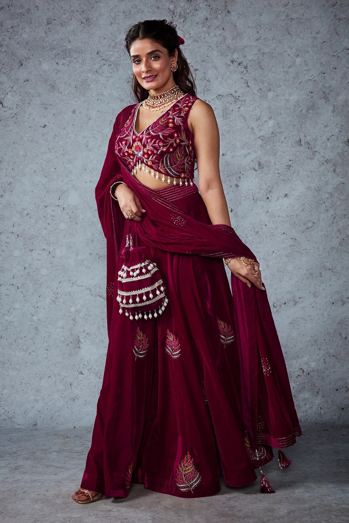 NAVELI - ajieshoberoi