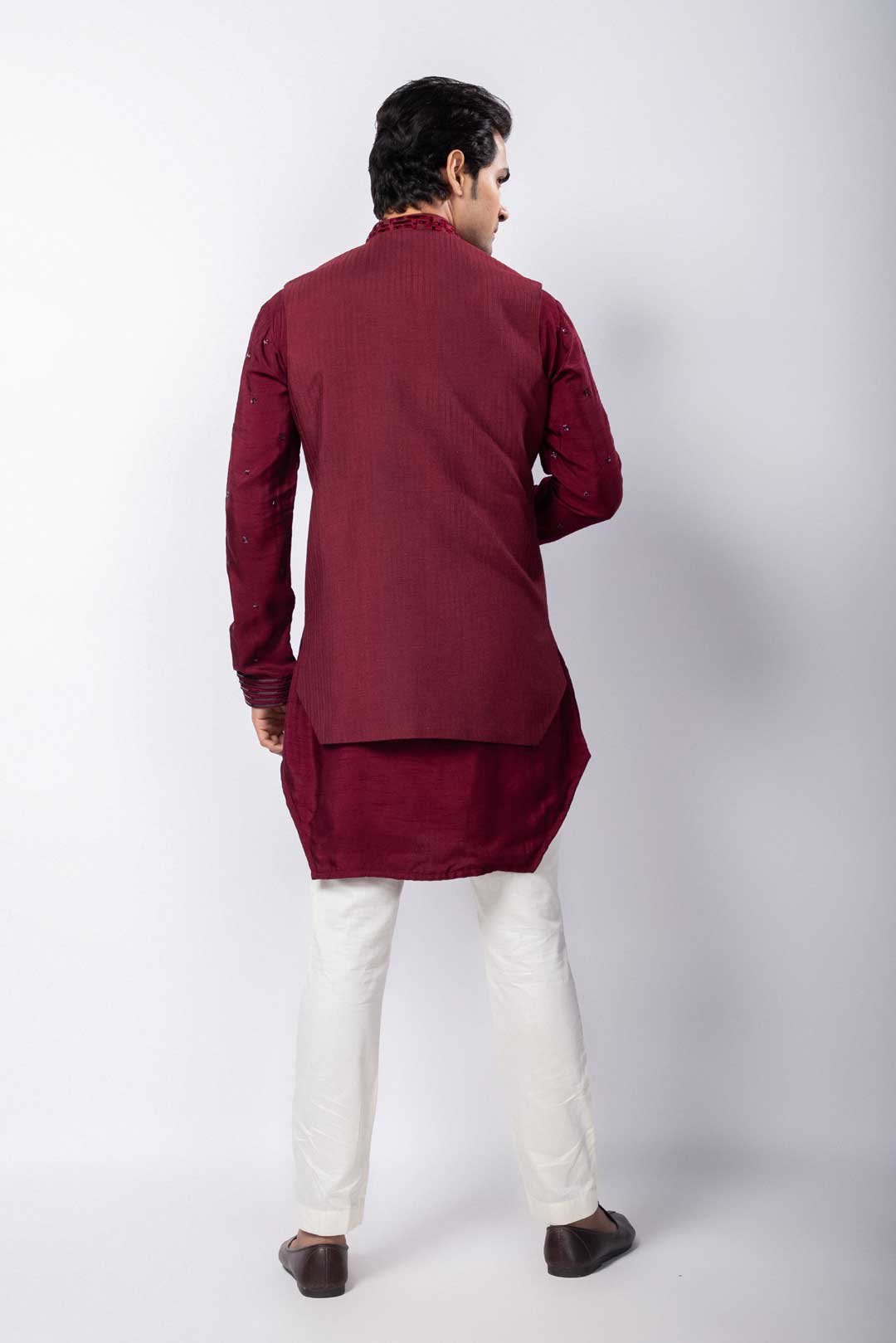 Lykos Nehru and Aias Kurta Set