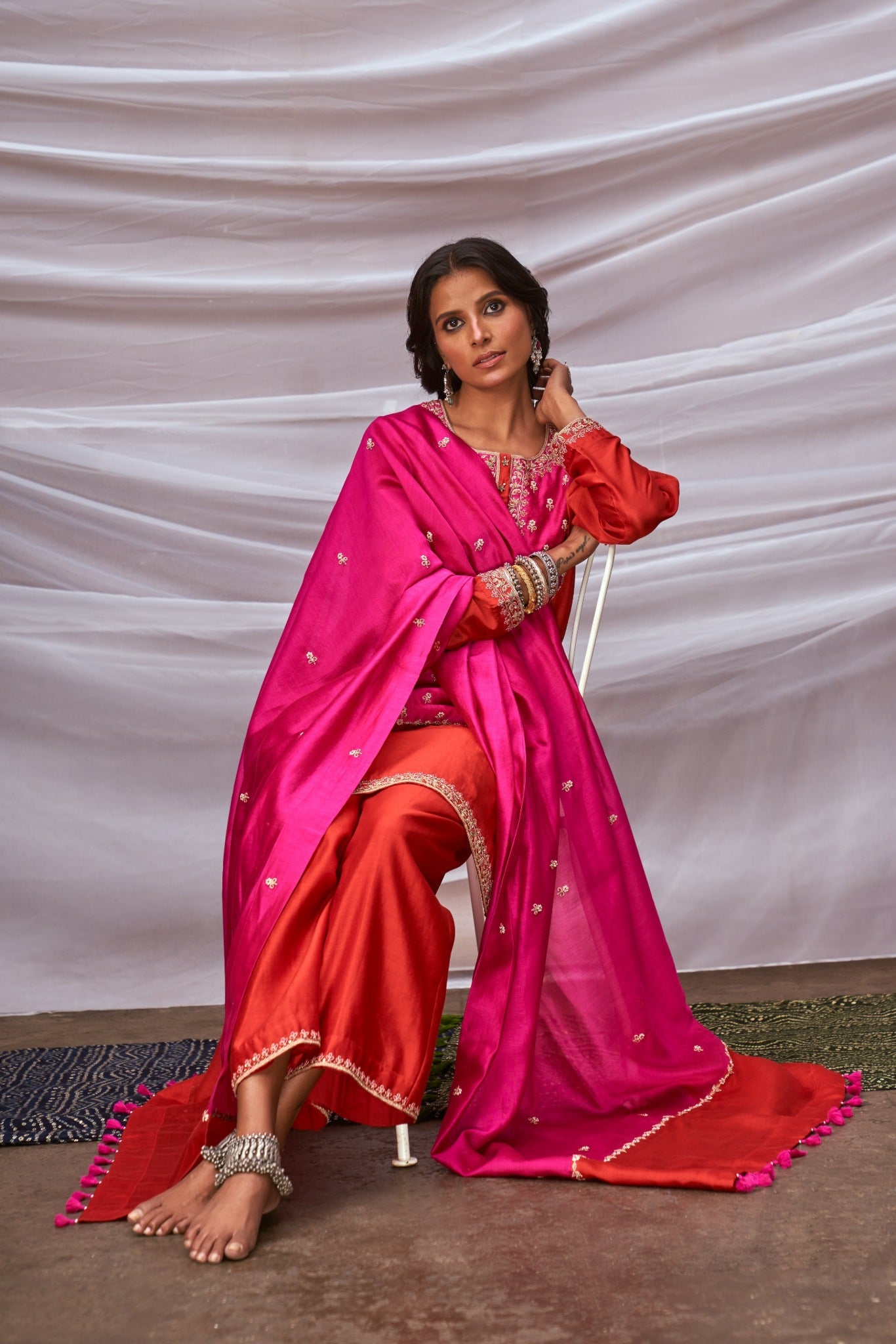 Zari Embroidered Kurta Set With Straight Pants