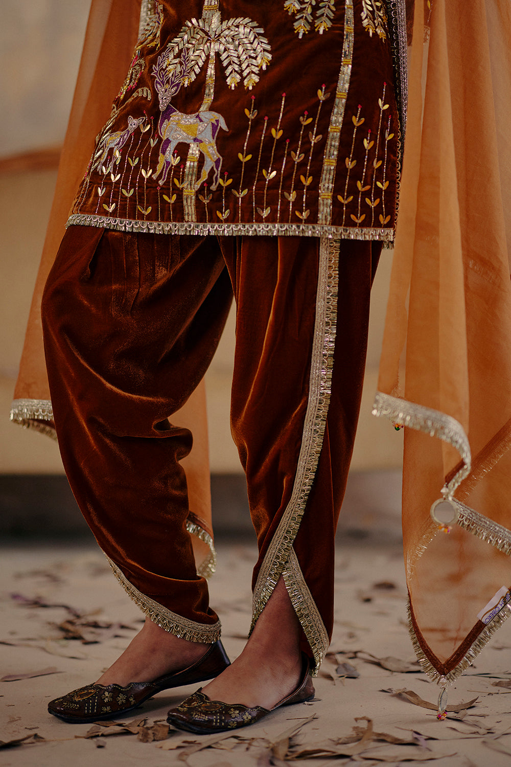 Saaz Velvet Embroidered Kurta Set with Structured Organza Dupatta