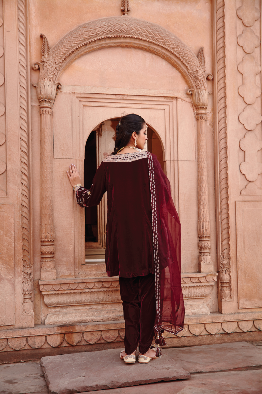 Zahra Wine Velvet Embroidered Kurta Set with Organza Dupatta