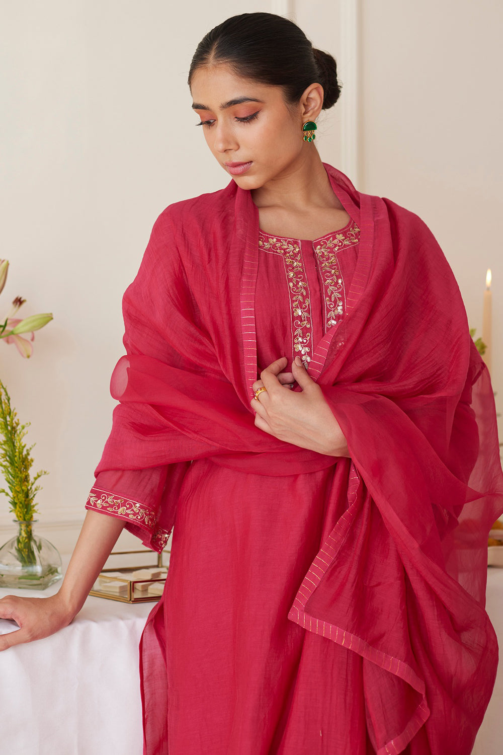 Zari Embroidered Fuchsia Kurta Set In Handwoven Chanderi