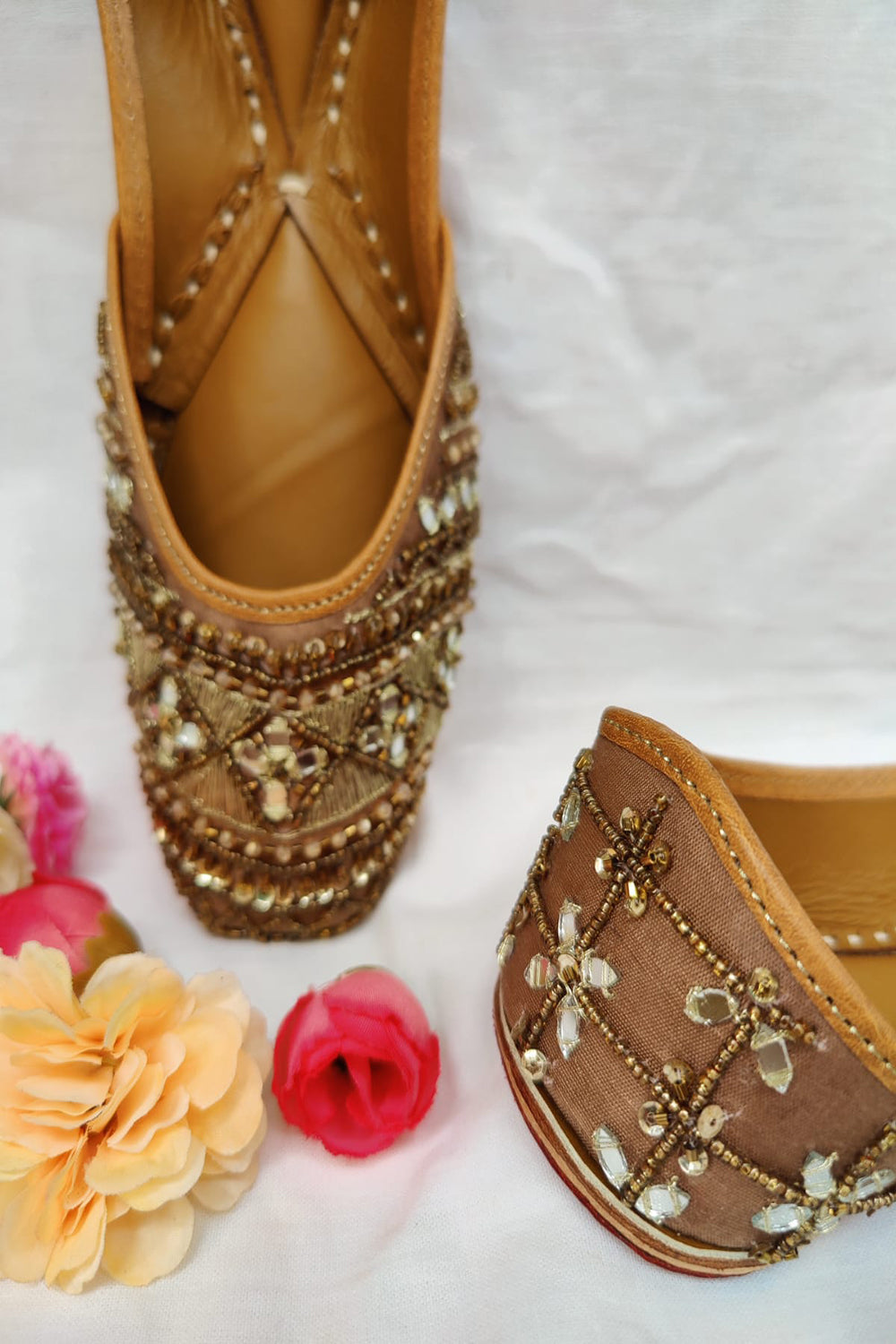 Crafted Jutis In Intricate Design - Auraya Fashion - The Moccasin studio - #tag1# - #tag2# - #tag3# - #tag3#