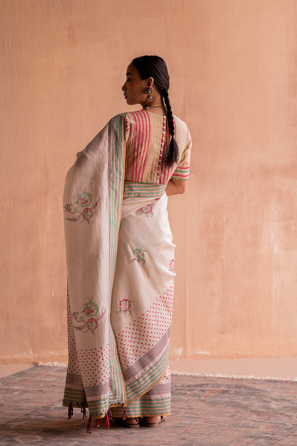 Yamuna Sari